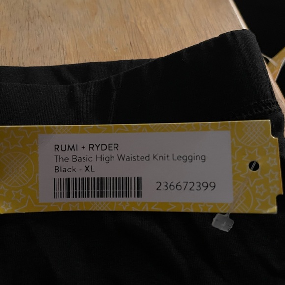 Girls knit leggings size XL, black. - Picture 4 of 4